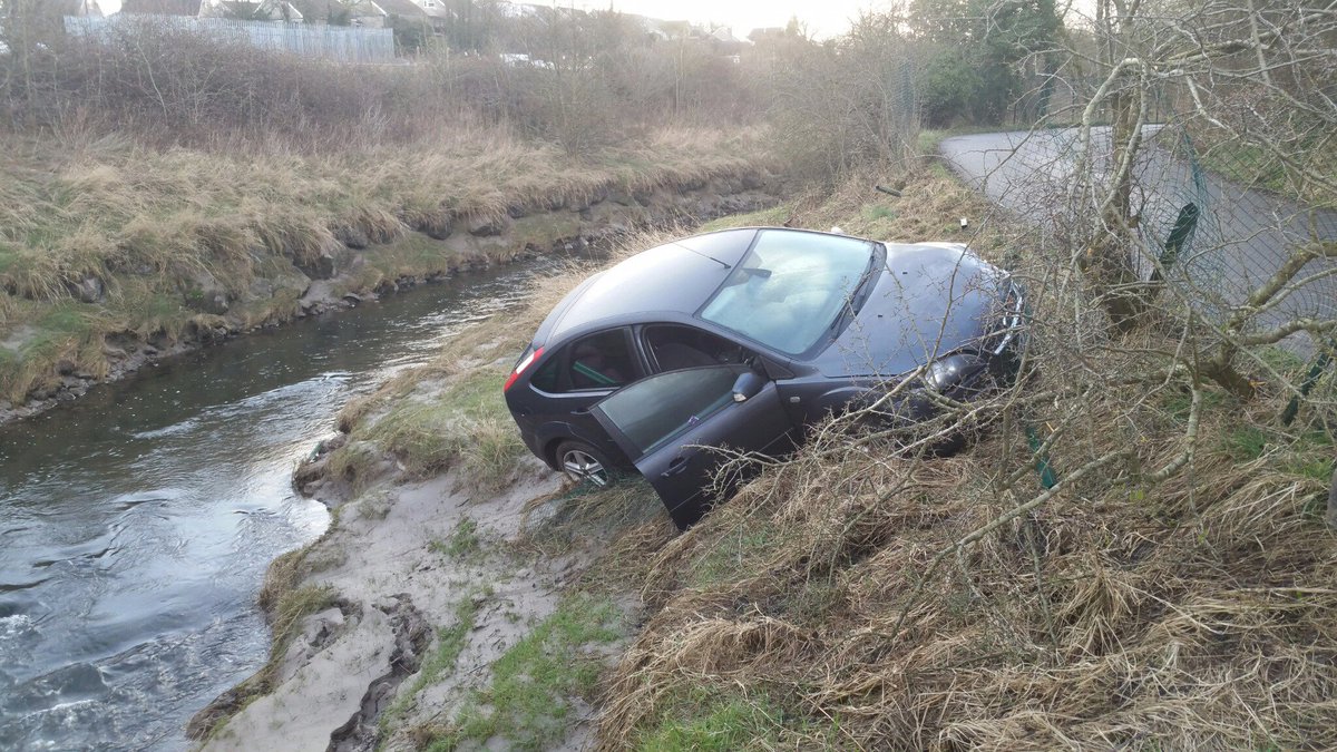 LancsRoadPolice's tweet photo. Vehicle crashed in Warton and driver reported for driving offences. #T3TacOps #HO37 https://t.co/YUfXzNU1Uz