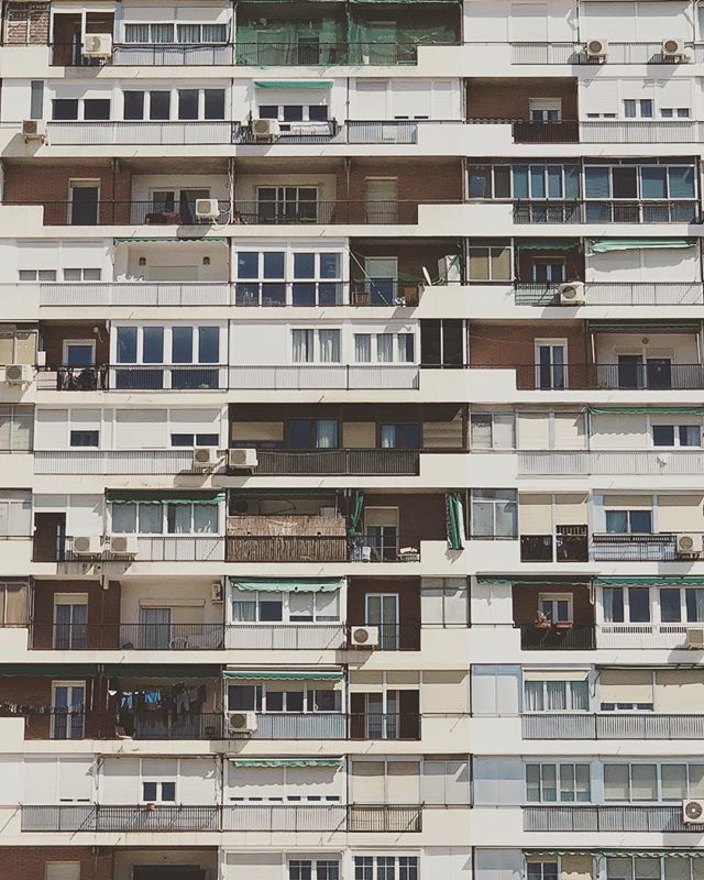 enricbastardas's tweet photo. Edifici.
#architecture #building #architexture #city #buildings #skyscraper #urban #design #cities #town #street #art #architecturelovers #abstract #lines #instagood #beautiful #archilovers #architectureporn #archidaily #composition #geometry #perspecti… https://t.co/FblpHvHWLt https://t.co/1TuSTrGEx9