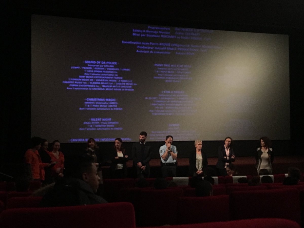 Échanges entre professionnels et les collégiens, lycéens ayant assisté à la projection de #latetehaute @CinesRenoir #festivaldufilmjudiciaire