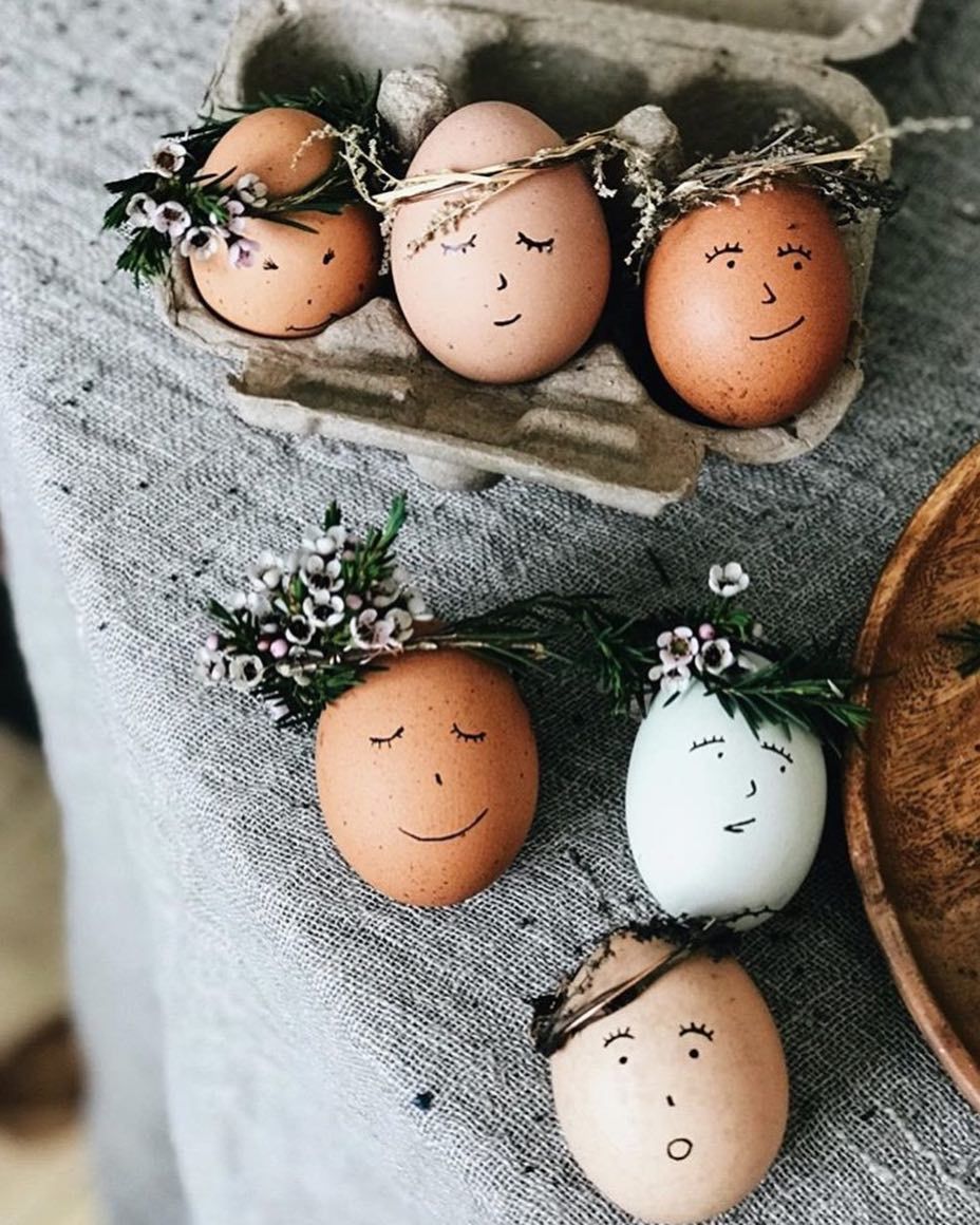 linenbee's tweet photo. Isn’t this the cutest Easter egg family? ❤️ Made by ever so creative @foxmeetsbear and her sweet daughters as part of their annual tradition. Head over to her blog to read how you can make such floral crowned eggs yourself 😍 and yes, we love the gauzy lin… https://t.co/jZw0Km7k5K