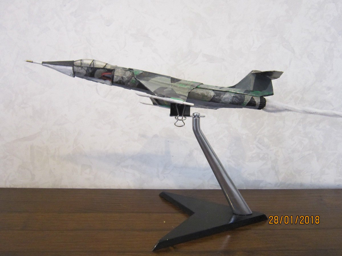modellini's tweet photo. #tf104 #aereidicarta  #modellismodicarta #airplane #paperairplane #paperairplanes #modellismo #aviation #aviazione #amazing #modellism #model #aeronautica  #aereonauticamilitare #aeronauticacivile #aviator #pilot #aviationphotography #aviators #aviationmilitary #usnavy https://t.co/13749e8Xpt