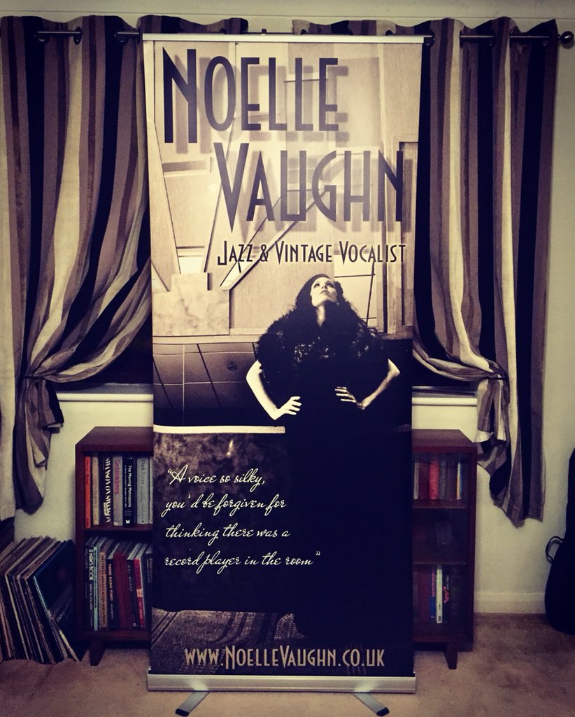 Looking forward to the #Summer season and a busy 2018 😁 Taking bookings now for 2019 🎤🎵🎶🎼 #jazz #jazzsinger #vintage #vintagesinger #Entertainment