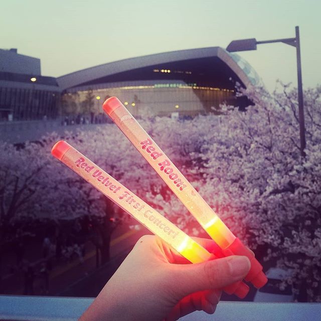 mayarinrin's tweet photo. 2018.3.28 Wed.
Red Velvet 1st Concert
"Red Room" in JAPAN
at 武蔵野の森総合スポーツプラザメインアリーナ
🍬
🍭
🍬
#RedVelvet #레드벨벳 #レッドベルベット
#Red Room #RedVelvetFirstConcert https://t.co/Y7qw5Hcg7A https://t.co/6MEAMBJD03