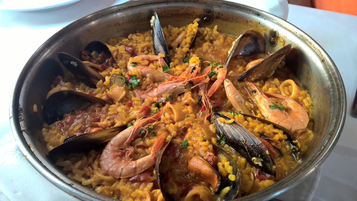 EatWalkabout's tweet photo. Come on our Great Galician Tapas Tour to discover the old quarter of Vigo.... https://t.co/5joiKbXPOT

#bestdayever #intrepidlife #urbanadventures #intrepidtravel #vigo #galicia #spain #food #tapas #tours https://t.co/hzfQXqtpHT