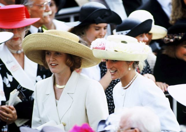 NayumLondon's tweet photo. #RoyalAscot is hard to beat... 🏇🍾☀️🎩🇬🇧 Our jewellery choice for this event :pearls and diamonds. visit us at Hatton garden London. Click https://t.co/q5QU7awwjP https://t.co/4dqgsJbZNZ