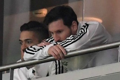_frenchtouch_59's tweet photo. Likez si vous avez eu aussi les larmes aux yeux quand vous aviez vu Messi hier soir apres la défaite contre l'Espagne. #Messi @Argentina https://t.co/px2lluVk3r