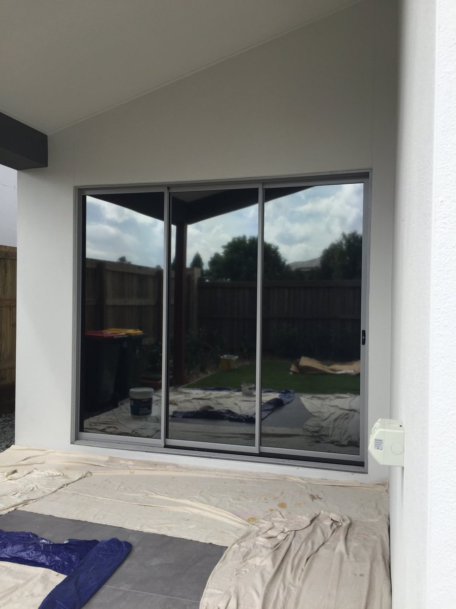 EclipseBrisbane's tweet photo. Dark, medium and light tint installed throughout this home protecting the furnishings by stopping 99% UV rays, keeping it cool stopping up to 73% heat and also coming with a lifetime warranty 
#windowtintingbrisbane
#tintingbrisbane
#hometinting https://t.co/Ui3eQ6u1fu