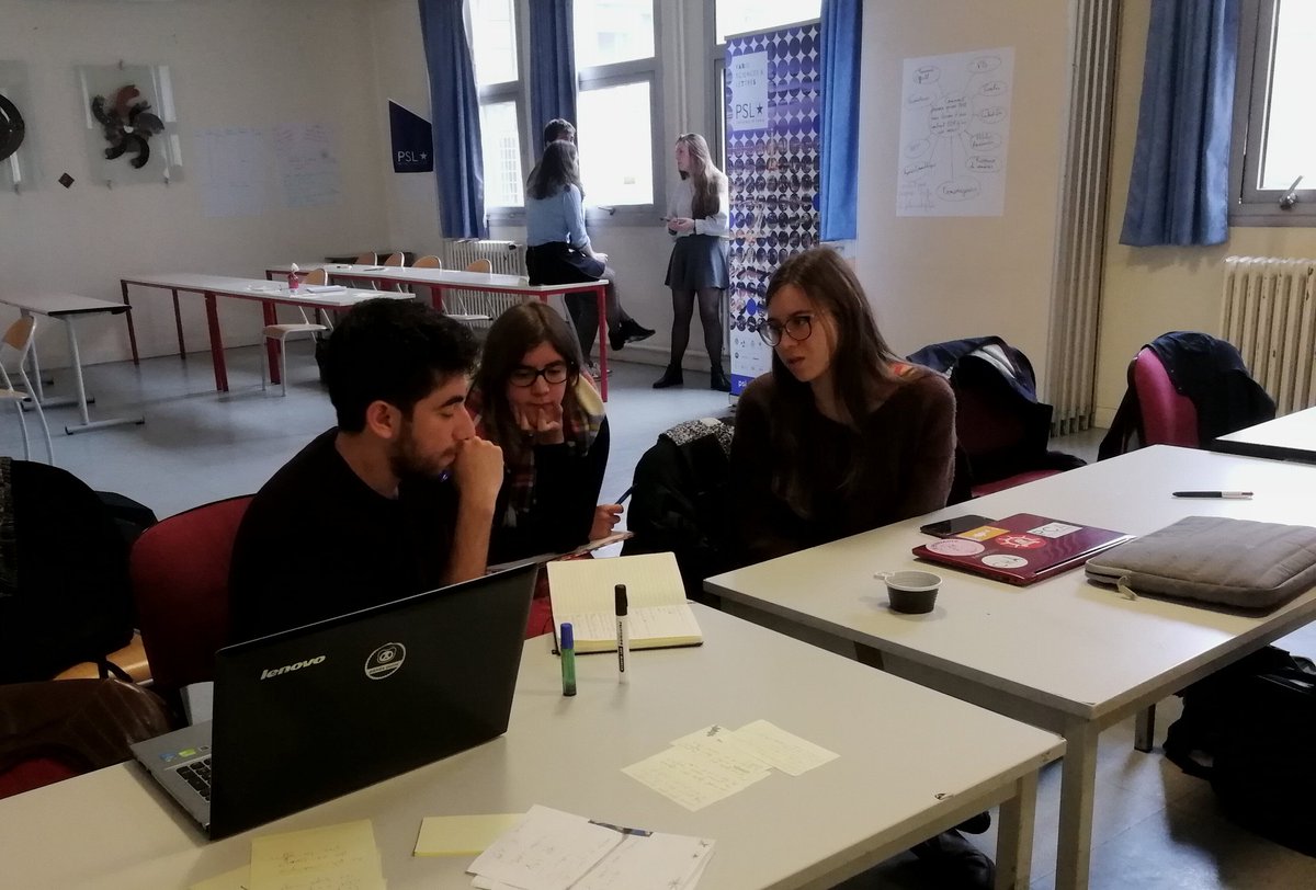 psl_univ's tweet photo. #PSLHackbyEDF En direct de l'atelier juridique à @ESPCI_Paris, une semaine pédagogique "riche et condensée" à la croisée des disciplines !
#hackathon #entrepreneuriat https://t.co/B7QVEuFfce