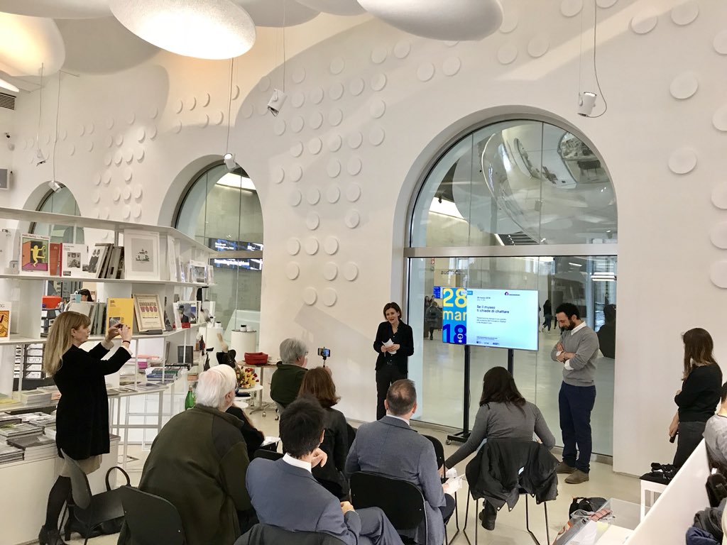 Museo_MAXXI's tweet photo. Se il museo ti chiede di chattare? Oggi presentiamo il #MAXXIchatbot per andare alla scoperta del museo e accumulare #MuseumCoin... Scopri di più! 🤖 >>https://t.co/PUmeD1X8dK https://t.co/hVRGBSPd3D