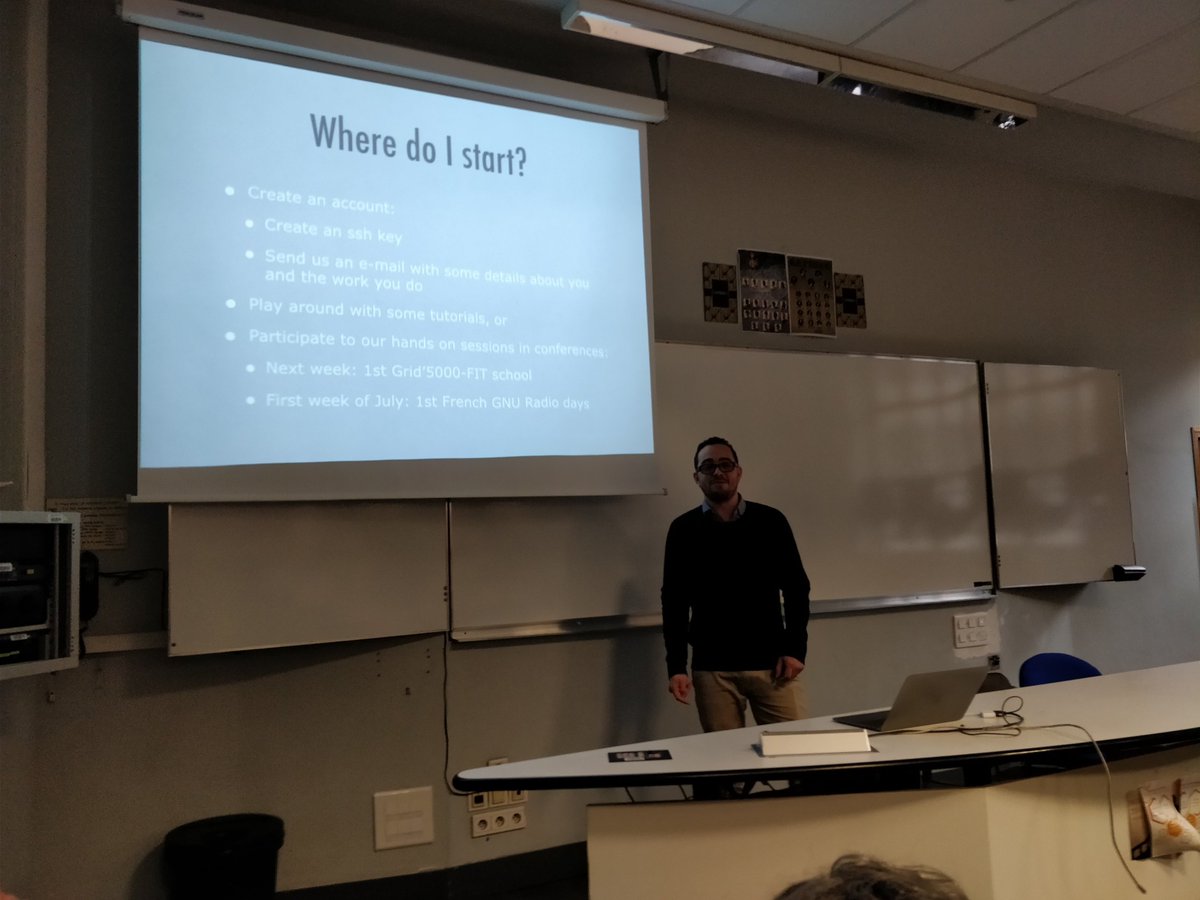 bastibl's tweet photo. .@leosam presenting @FITCorteXlab and announcing the first French @gnuradio Days at the first week of July. https://t.co/6K0BpMMJNP