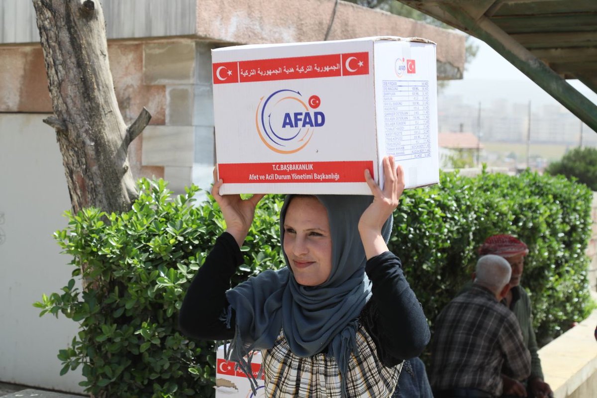 aysekardass's tweet photo. Gözünü yumup, kulağını tıkayanlara rağmen;

MAZLUMLARIN YÜKSELEN SESİ TÜRKİYE!

#Afrin
#DoğuGuta
#Bangladeş
#Arakan https://t.co/4I1C8i1Oov