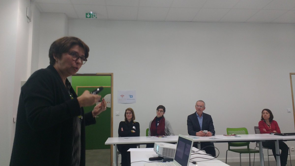 SavoirEtrAidant's tweet photo. Ce matin, aux côtés de @cieAidants et @FUTURAGE_94 ont présentes nos dispositifs en direction des #aidants
#SilverValleyWeek #formation #écoute #onaide
Rendez-vous sur https://t.co/AxdS9alDfi pour en savoir plus ! #BienVieillir https://t.co/Ho6BCjYuXP