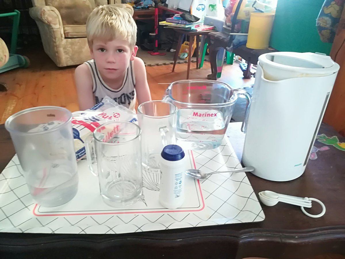 1st item on the holiday agenda.
A Science experiment for an assignment... Anthony assisting on his 1st forey into experimental design
