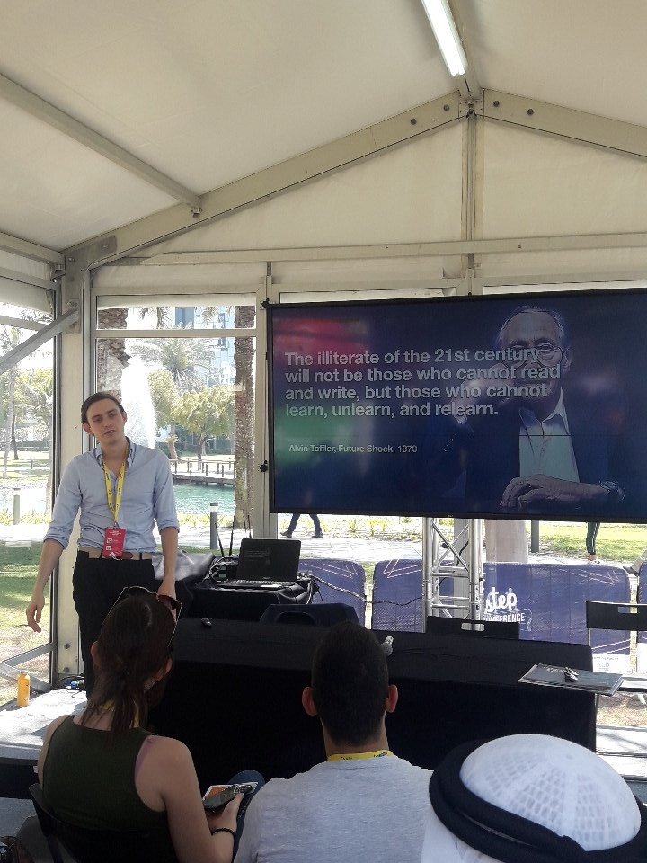 _thelivewireco's tweet image. The illiterate of the 21st Century will not be those who cannot read and write but those who cannot learn unlearn and relearn. #Step2018 #LiveFromEvent @stepconference