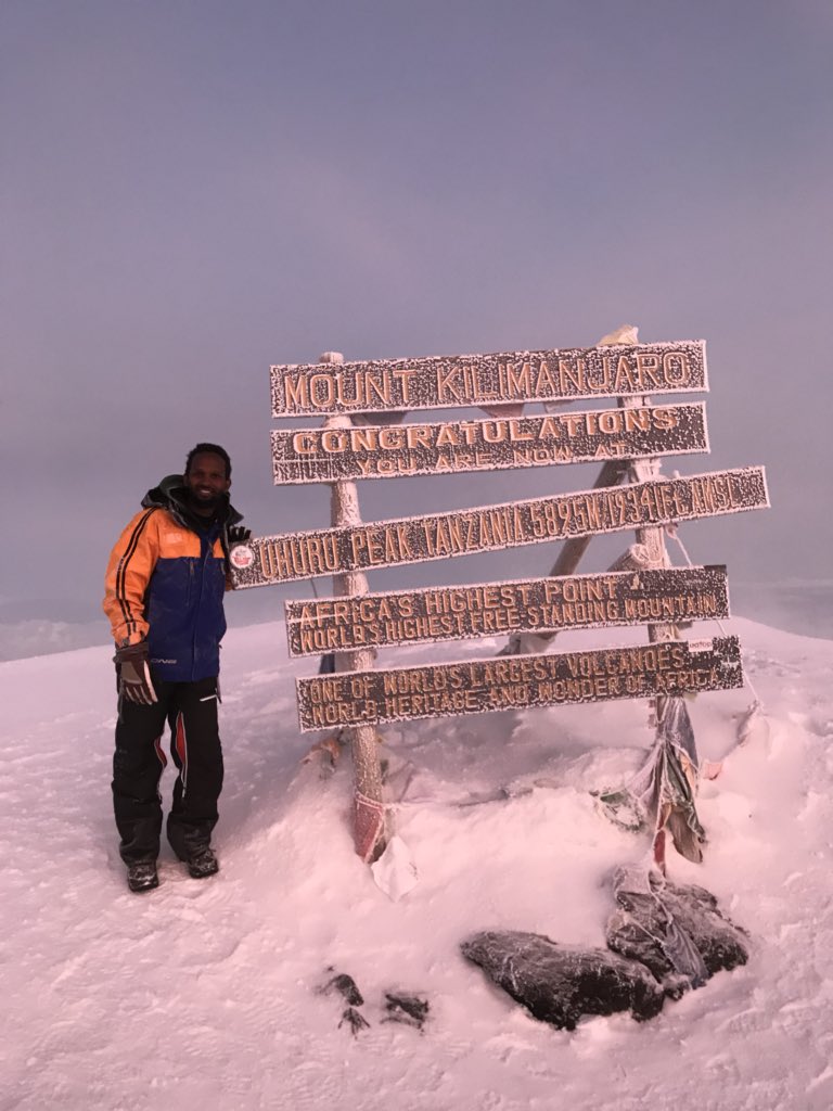 I’m not aware many Somalis who made it to the roof of Africa, Kilimanjaro. Count me in because I successfully made it. Alhamdulillah! #kilimanjaro #somalia #somalis #kilimanjaroclimb