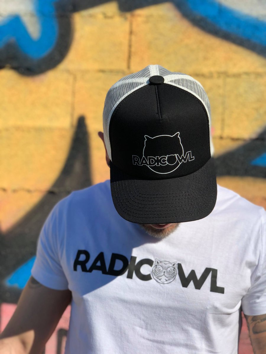 radicowl's tweet photo. 🤘 https://t.co/GbUBr60lhv