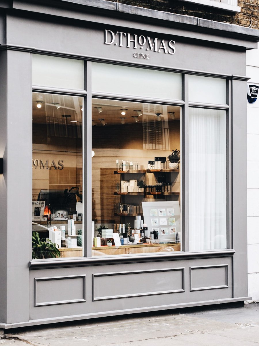 DThomasClinic_'s tweet photo. ‘All of them have completely transformed my skin – it’s calmer, smoother, more defined and overall more healthy which is exactly what I wanted.’ @TwentySixStyle  shares the 3 #DThomas treatments she’s obsessed with here: https://t.co/rvkbN0ne0d’s https://t.co/ELsZkb4sC5