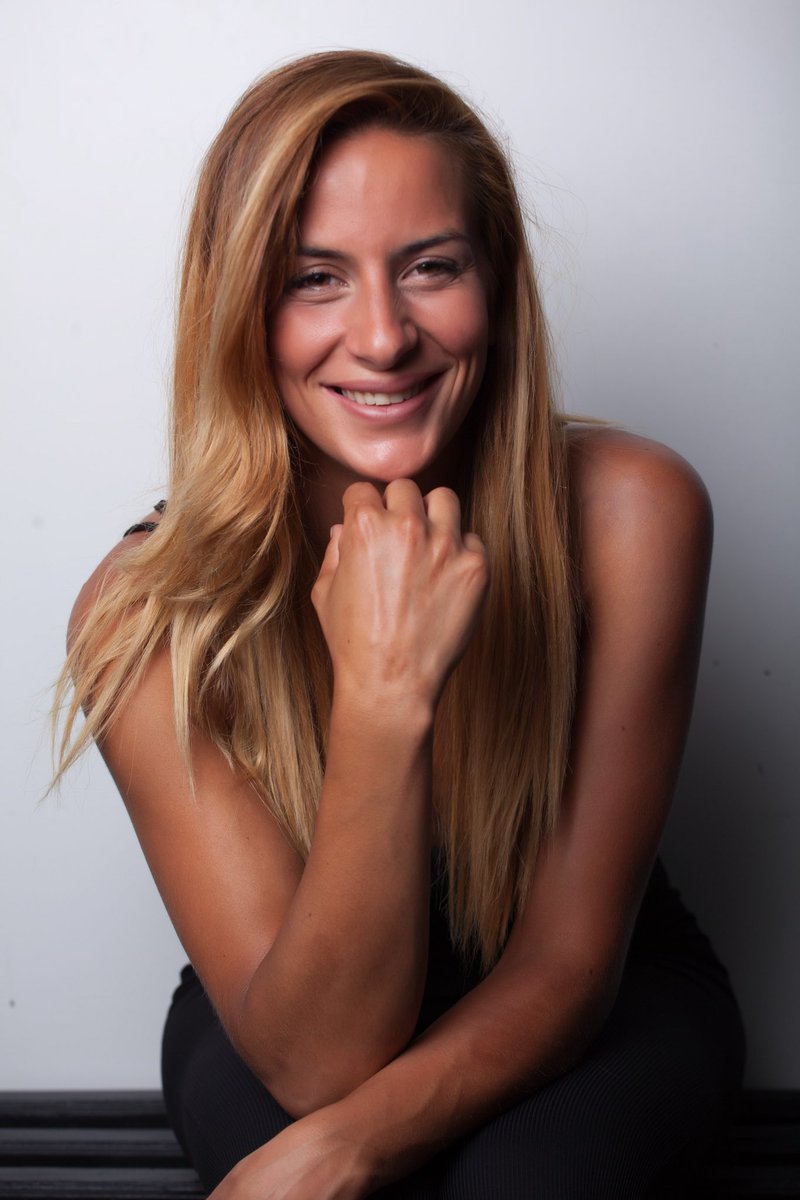 The happiest people don’t necessarily have the best of everything: they just make the best of everything they have.🎬 #actress #portraitphotography #loveit #smile #beauty #blonde #lovefilming #theperfectjob #followyourdreams #nevergiveup #films #shortfilms <a href="/escuelacinemlg/">Escuela de Cine de Málaga</a> ❤️