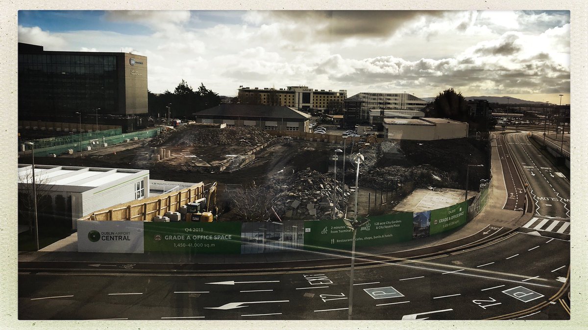 MEDITESMARTPLY's tweet photo. #SPOTTED at Dublin Airport, SMARTPLY SITEPROTECT as far as the eye can see! #OSBWatch #SITEPROTECT https://t.co/9K2vt9vLdW