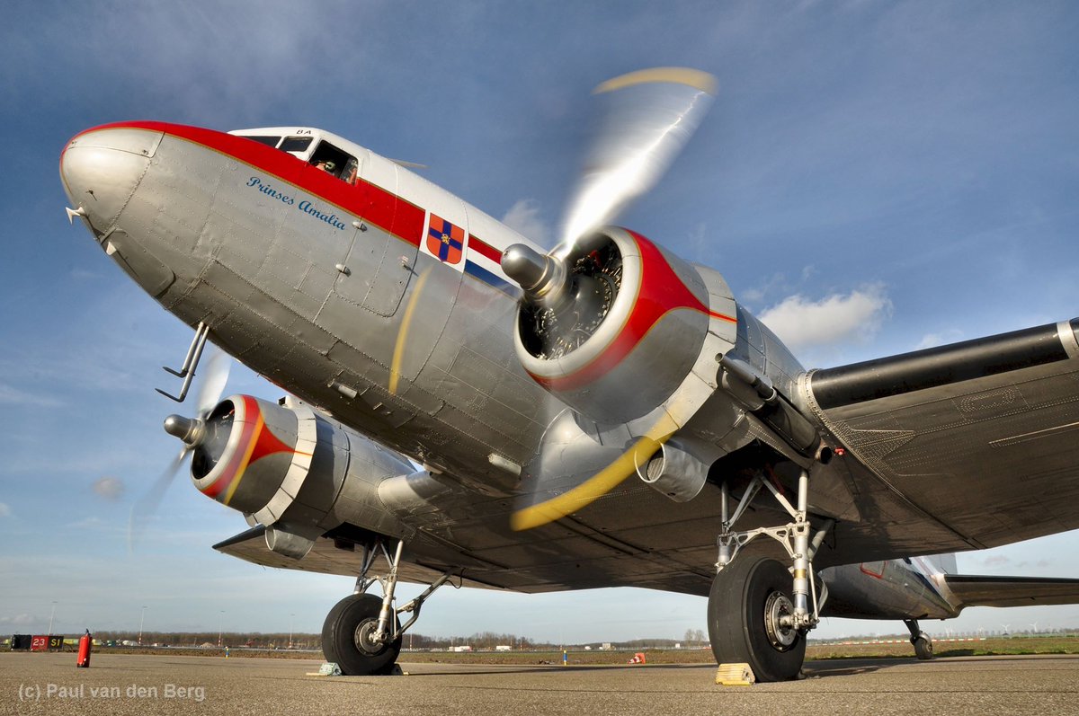 DDAclassicair's tweet photo. Voor alle #Dakotafans: morgen vertrekt onze #PBA om 11 uur vanaf @AirportLelystad voor de eerste rondvlucht van 2018! https://t.co/on6CvxqlsE