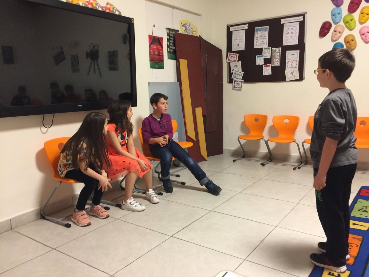 Drama da hep oyun mu oynuyoruz sanıyordunuz? Stanislavski metodu, oyunculuk aksiyon alıştırmaları da yapıyoruz.  <a href="/blszgn/">Doç.Dr.Bülent Sezgin</a> @KadikoyDoga <a href="/kadirkilichoca/">KADİR KILIÇ</a>