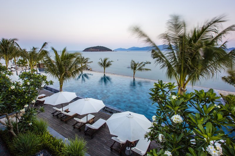 AMIANARESORT's tweet photo. Getaway from the bustling city for the peaceful paradise in our fresh water pool! 💆💆
Check out more at https://t.co/XRCYyDweye
.
.
#amianaresort #bestresort #5star #luxury #resort #deluxe #villa #relax #rejuvenate #travel #freshwaterpool #pool #nhatrang #Vietnam https://t.co/SRSXc2W4na