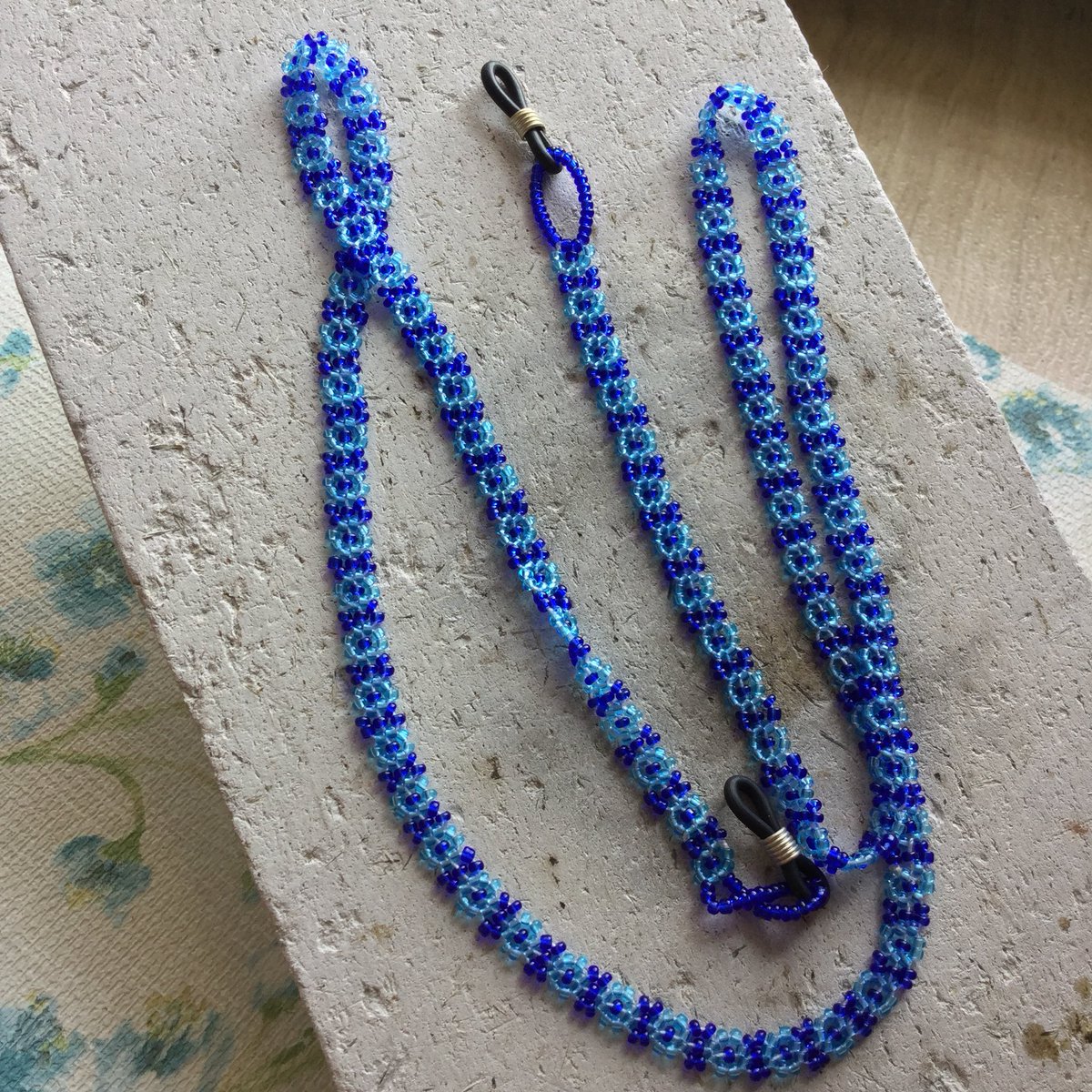 allthingssofeez's tweet photo. Fashion for your eyewear. Seed bead eyewear chains. #WhereAreMyGlasses #handmade #AllThingsSofeez https://t.co/6HKIrcCQmB
