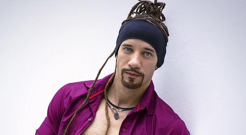 via_radio's tweet photo. ¡Menudo temazo que ha creado @jaiderwhite ! Se llama #LoQueAndabaBuscando y ya te lo pongo en @via_radio #viaradio https://t.co/CimYQ8TLsH