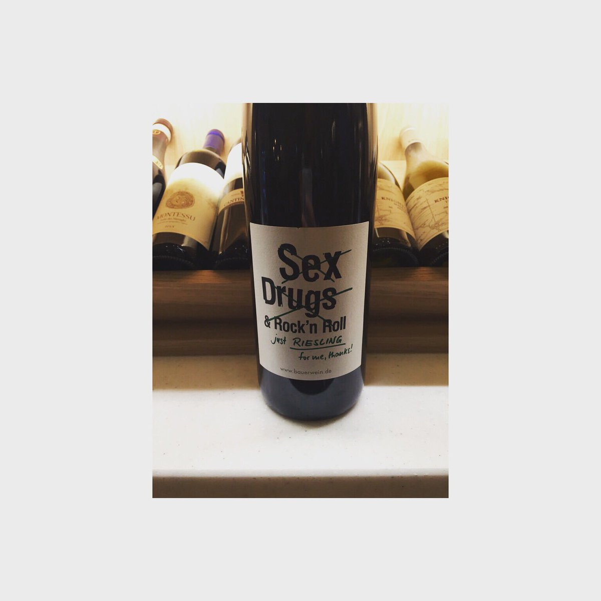 Gotta love this new drinking hole it’s got the lot serious about wine&amp;charcuterie!Thanks @we_are_coco for inviting us to sample&amp;mingle with some fab social media friends on a school nite @sarahbakertroublemaker <a href="/troublelounge/">TroubleLounge</a> @salskitchenblog <a href="/kateauthers/">Kate Authers</a> #justreislingformethanks