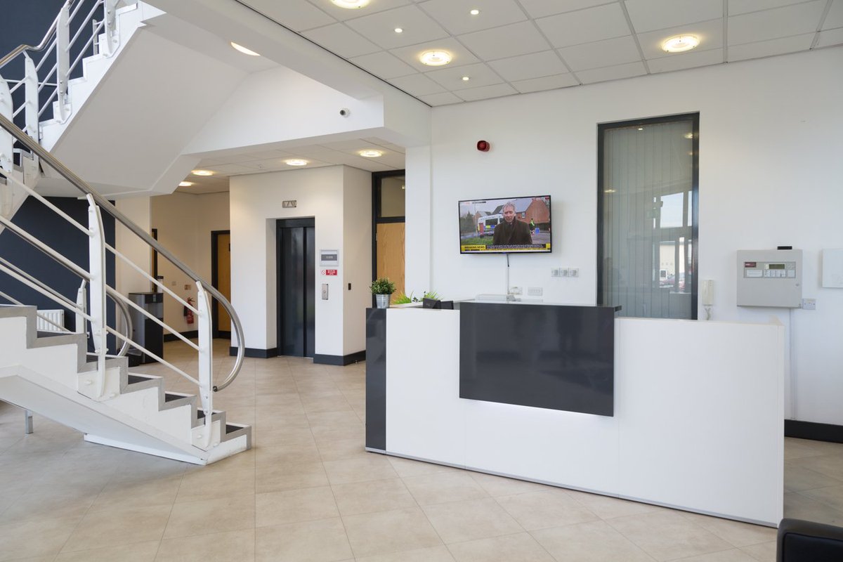 BizHubLiverpool's tweet photo. Because we know first impressions count, our reception is manned Monday to Friday &amp; always ready to welcome your visitors #liverpool https://t.co/8gIXy4bOES