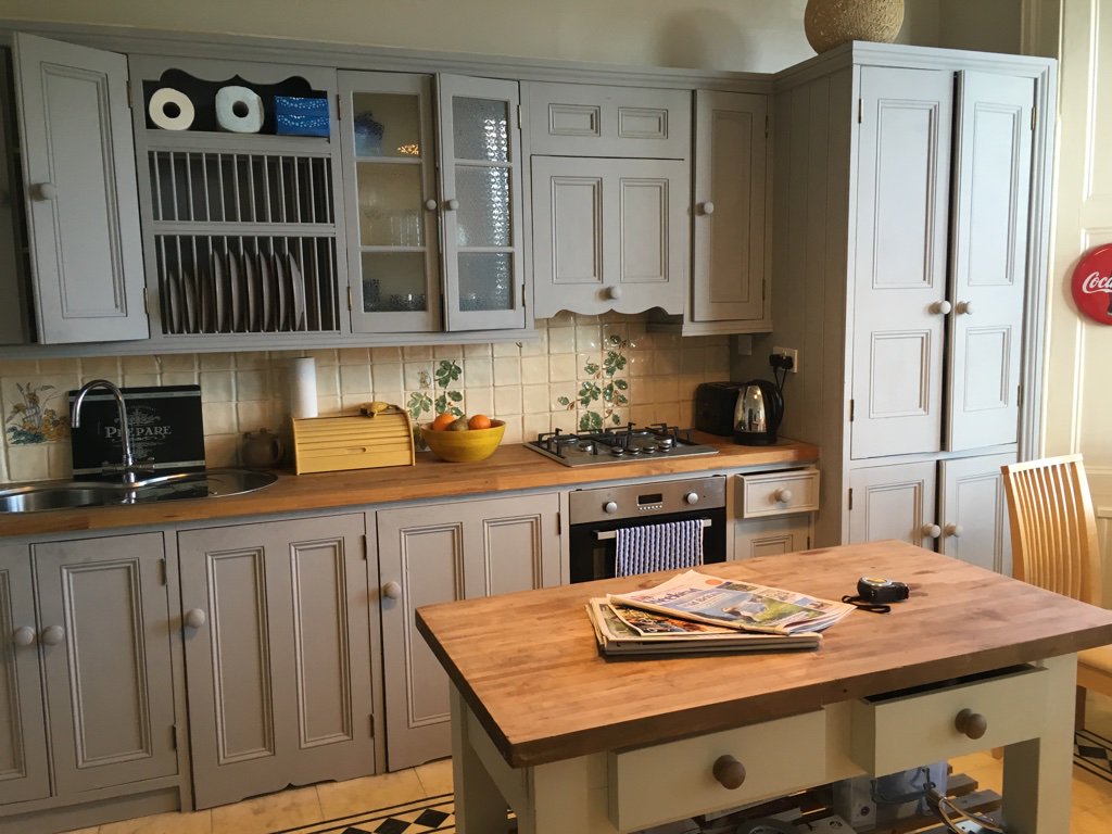bedbase's tweet photo. Welcoming two bedroom apartment available in Priors Terrace, Tynemouth. Ideal location #tynemouthvillage #workcation #filmandtvnortheast https://t.co/Nv6M5yoQt9