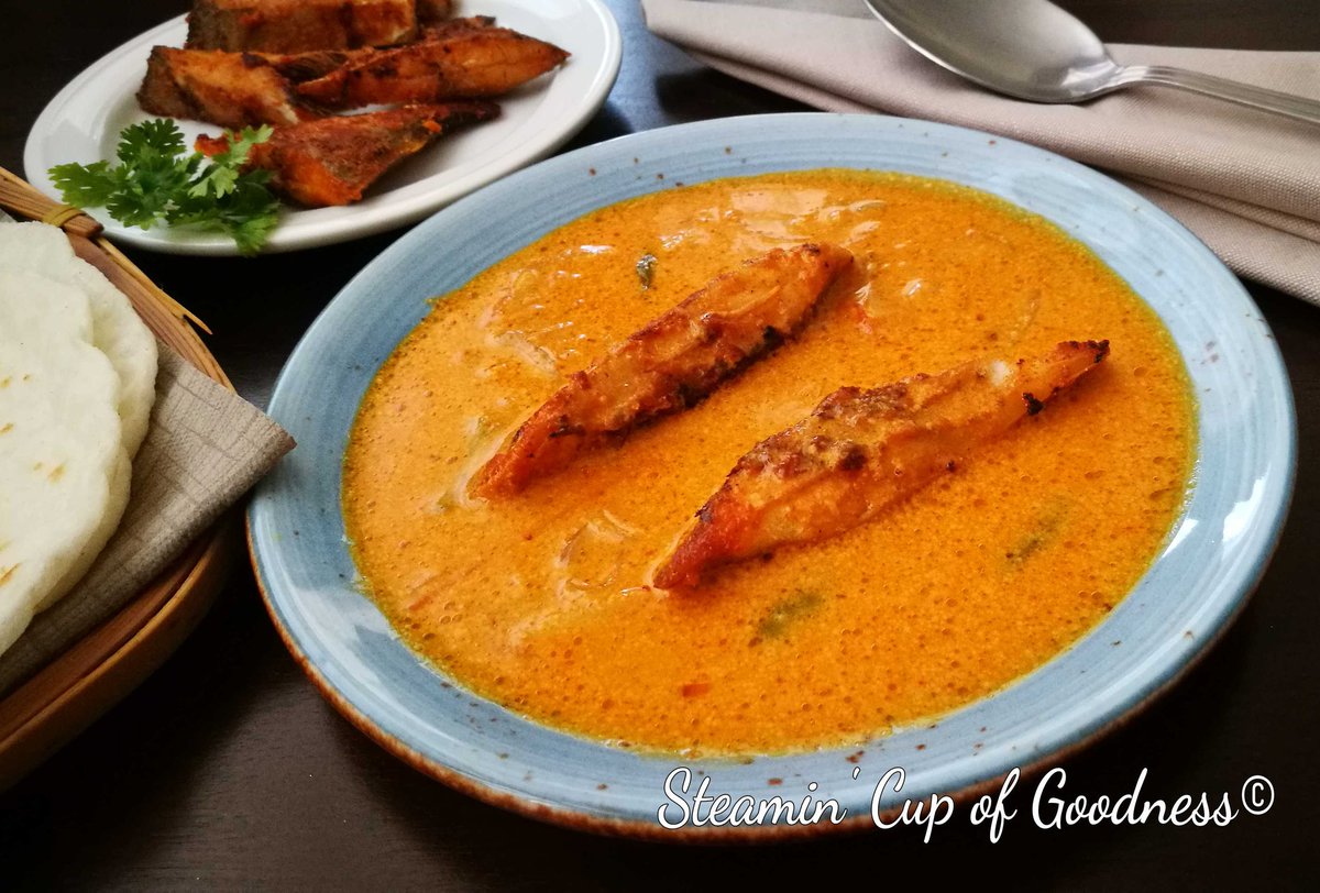 Bakergal511's tweet photo. Pomfret Moil Curry😍...my favourite...my weakness..my perfect bribe😁

#nofilters #homemade  #fishcurry #moilcurry #pomfret #eastindiancuisine #coastalfood #westcoastofindiafood #steamincupofgoodness #fishgram

Link - https://t.co/ykSOwVAJlq https://t.co/xUbLDPT3Xs
