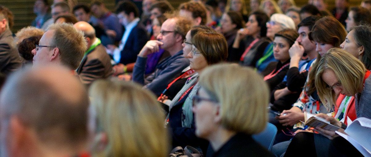 IRGouvernance's tweet photo. Pourquoi les Fabriques de la transition dรฉmocratique #fabdem sont un projet ambitieux pour le renouvellement dรฉmocratique ? La rรฉponse ici : https://t.co/CusDh5RN52 https://t.co/HccsM3BfjF