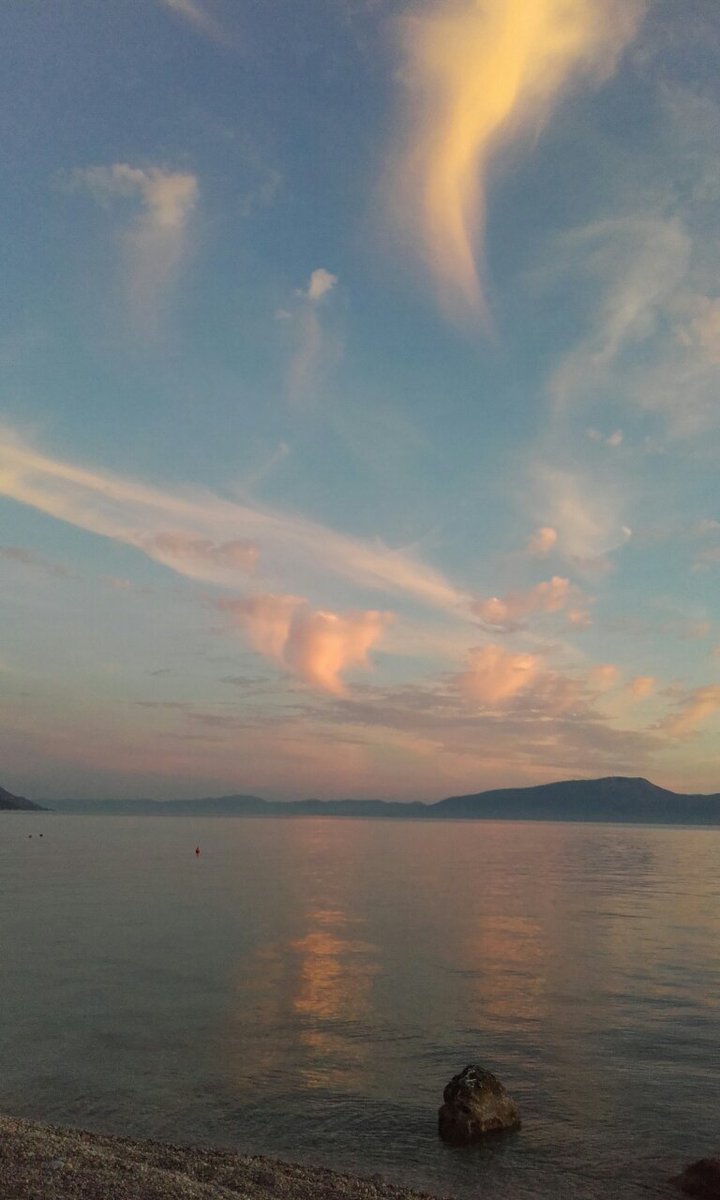 TZGradac's tweet image. #Croatia #gradac #podaca #clouds #calmsea