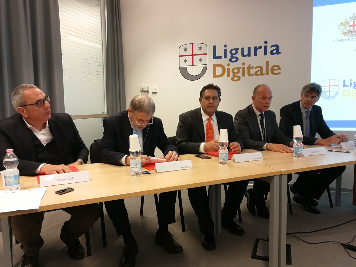 RegLiguria's tweet photo. Al via a Genova il polo digitale per lo sviluppo del #5G. Siglato l'accordo tra Regione @ComunediGenova @EricssonItalia @TIMnewsroom e #LiguriaDigitale per realizzare la rete mobile di nuova generazione. Sperimentazioni già entro il 2018 https://t.co/vhYGqkh7ni