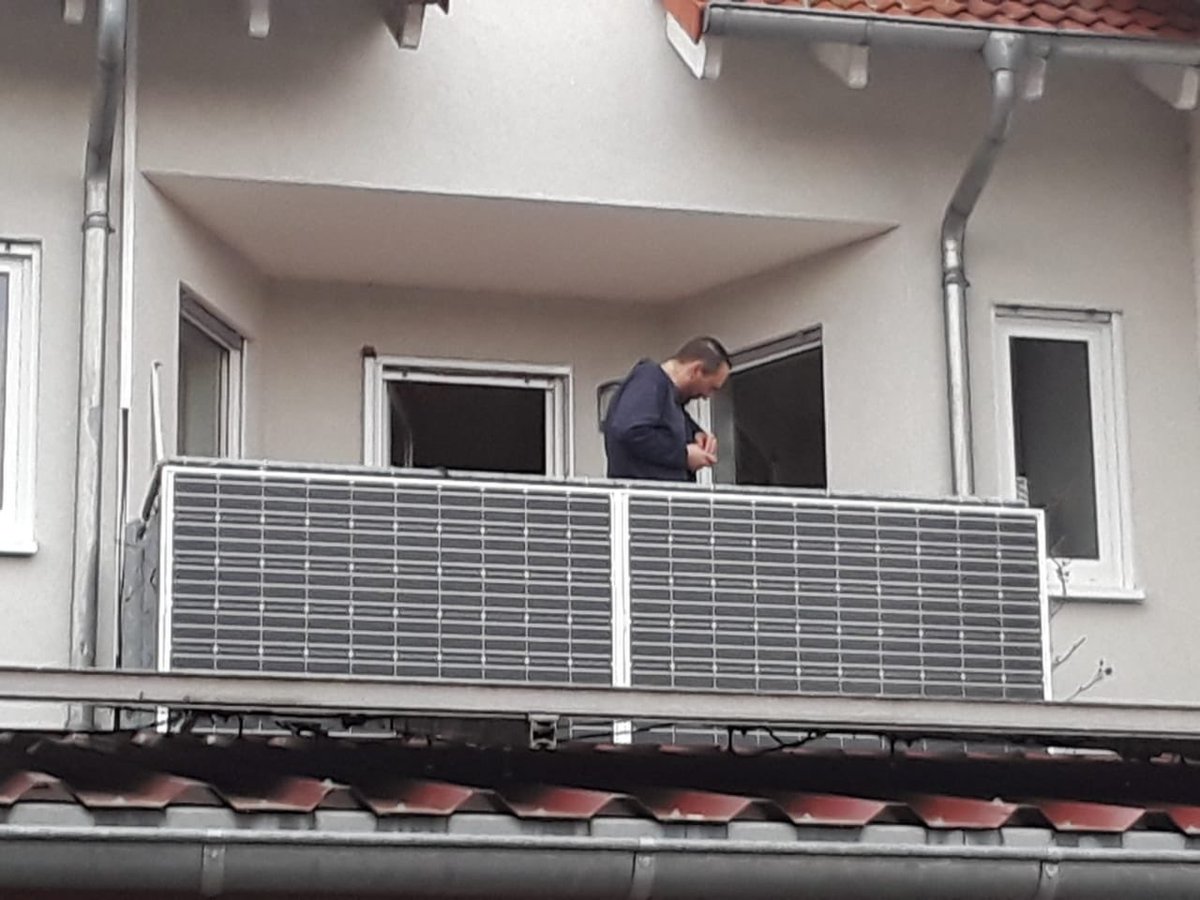 NicoleFinley80's tweet photo. #photovoltaik am #balkon und auf dem #dach mit einem #speicher von #sonnen inkl. #sonnenflat und kostenloser #pkwladestation - nur noch zwei verfügbar: https://t.co/UTrKXyNlhO https://t.co/S69qD8wIxl