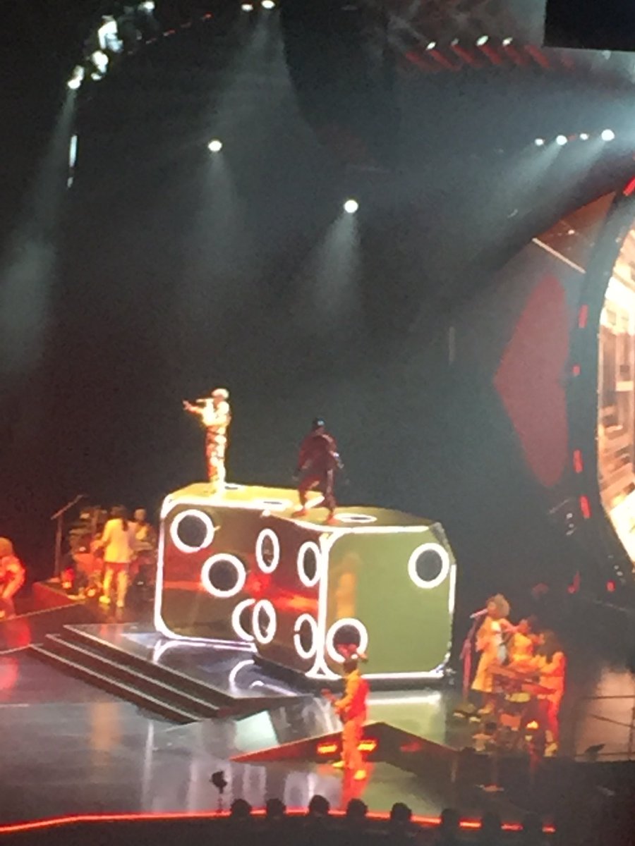 Mari_KPPDisney's tweet photo. 昨日やけど、KatyのWitness the Tourに行きました！！！
本当にかっこよくて可愛くて素晴らしい人で、衣装も演出も生歌も生演奏もめちゃくちゃ凄かった！！
きゃりーちゃんは確認できず😂 https://t.co/xiUYhkVBTq