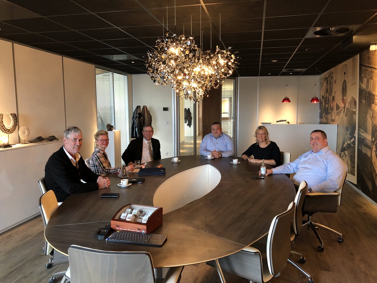 Bedrijfsbezoek gehad v/d gemeente Urk! (Dichtbij het bedrijfsleven) was leuk en informatief.