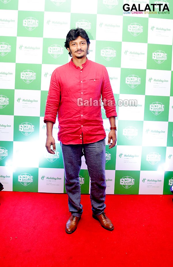 Saravanan_jiiva's tweet photo. Thalaivan New look with Muruku meesai👌👌
@Actorjiiva 😍❤❤❤❤ https://t.co/As2ozd9WVx