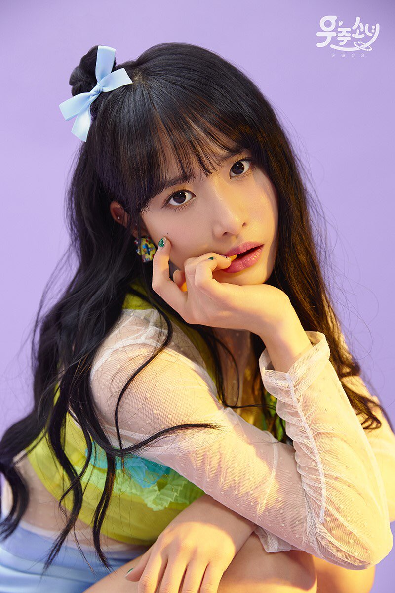 美女の写真を淡々と貼っていく