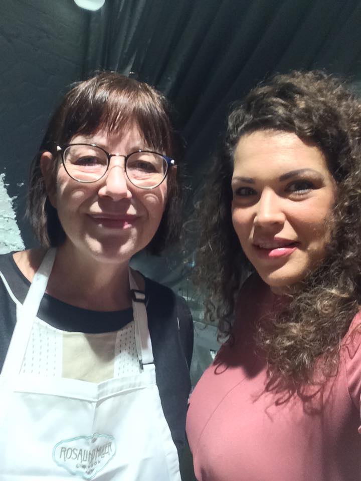 WeddingMission's tweet photo. Busy day at @TWGallery with @RosalindMCakes masterclass. https://t.co/CRavp8rmPG