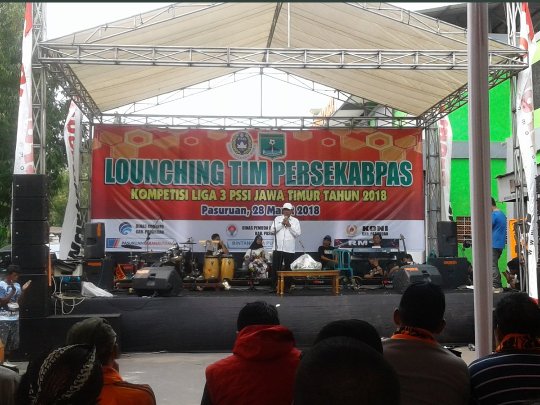 pemkabpasuruan_'s tweet photo. Launching Tim Persekabpas 2018 di Stadion Pogar Bangil
#persekabpas
#persekabpasday https://t.co/IsKzW1xU7K