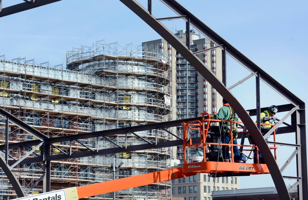 MGMSpringfield's tweet photo. Here's a mid-week site update brought to you by the hardworking men and women in construction helping us gear up for a Q3 opening. #BuildingExcitement https://t.co/hgM3y3grlI
