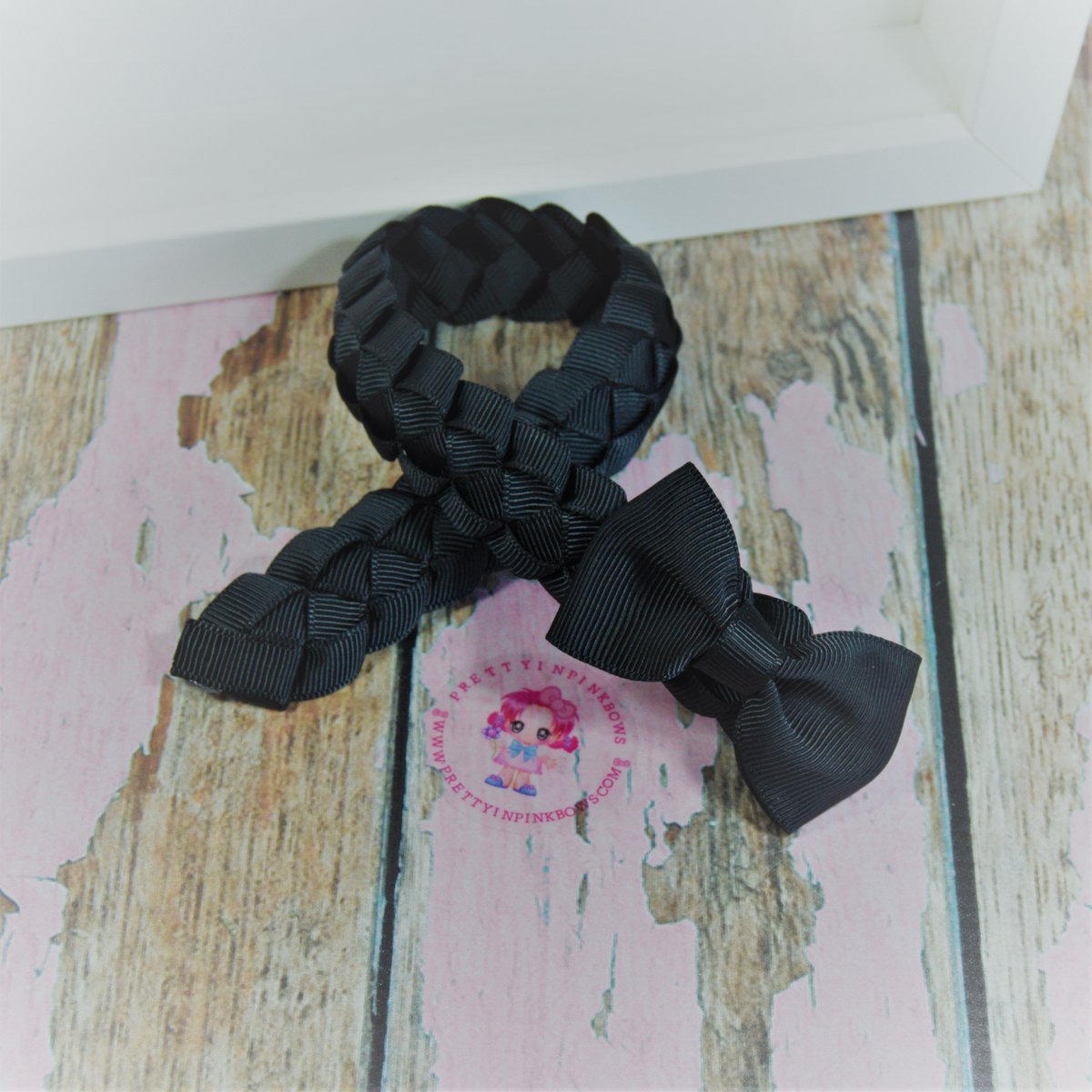 pipbows's tweet photo. A beautiful Bun Wrap Ready for Miss L to start secondary school. So many colour choices and bow style can be added to these. https://t.co/ZNoiVIz7sw