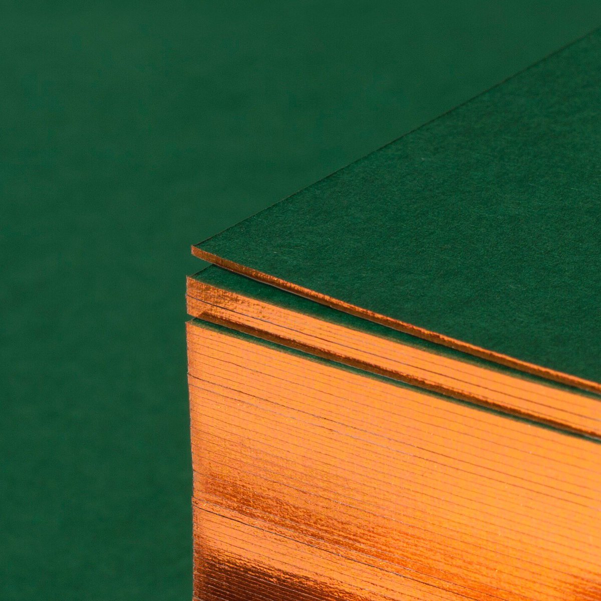 dot_studio_'s tweet photo. Edge foiling in copper ✨ @Foilco 6814 on Forest @colorplanpapers #copperfoil #edgefoiling #goldedges #goldedging #giltedging #invitations #luxurystationery https://t.co/1MzpJdnlQP