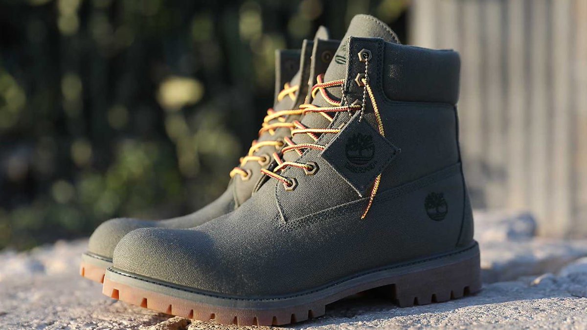MarketingSWAAAP's tweet photo. These Boots Are Made From Old Plastic Bottles Recovered In Haiti [https://t.co/1yPIA7aMEg] https://t.co/JD3uiFe775