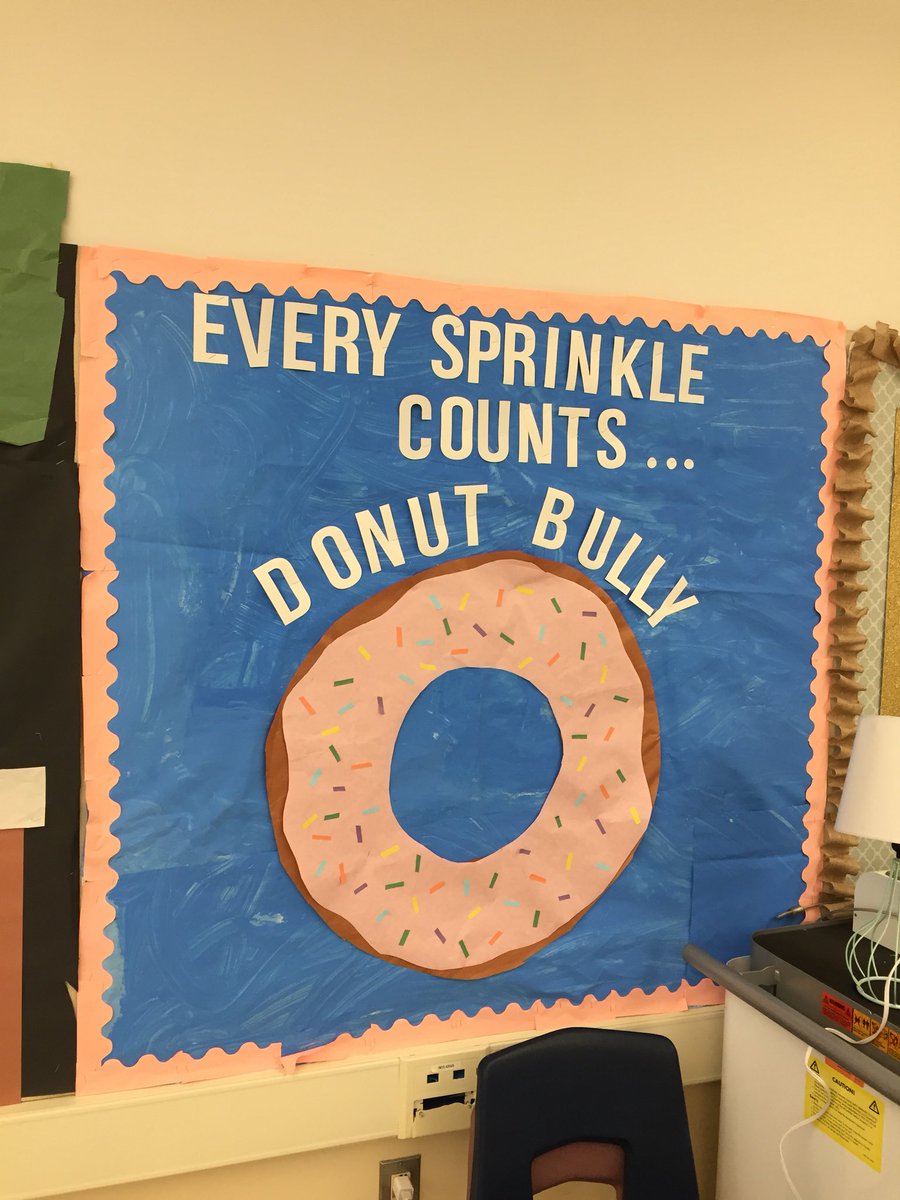 IU20TESsuper's tweet photo. Our JT Lambert team continues to impress us with their creativity, positivity, and artwork. (Not to mention their bulletin boards also make me hungry) https://t.co/J8mRFL6Yn3