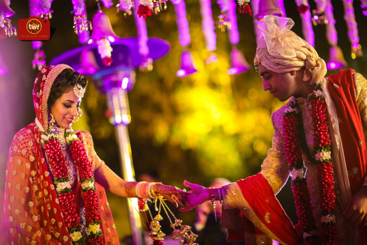 theweddingframe's tweet photo. “True love comes quietly, without banners or flashing lights. If you hear bells, get your ears checked.”
#Phothography #Preweddingphotography #CandidPhotography #IndianBridal #Wedding #Bridal #TheWeddingFrames #Fashion #WedMeGood #WeddingSutra https://t.co/UPjcZeFcTK