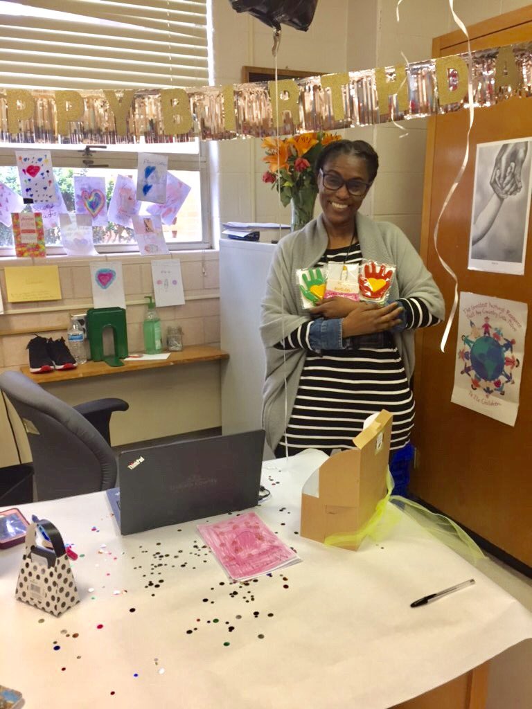 gaSSWAG's tweet photo. DeKalb SSW Deneen Owen-Robinson arrives at Stoneview Elementary to find a pleasant surprise #socialworkmonth #celebratesw #ilovedekalbschools #sswagrocks https://t.co/ZKbhz9anK6