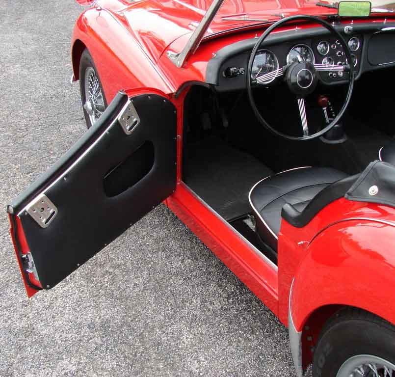 choosethemoon's tweet photo. SSR Classic - Triumph TR 3A - 1962
Tag a friend that loves classic cars! 😎 🏁 🌞
Follow @choosethemoon for more!
@SSRLda #choosethemoon #classiccars #classiccar #classictriumph #classic1962 #redclass #lifestyle #redclassic #triumph #triumphtr #triumph1962 #redcar #redclassiccar https://t.co/b5Vs19wNCI